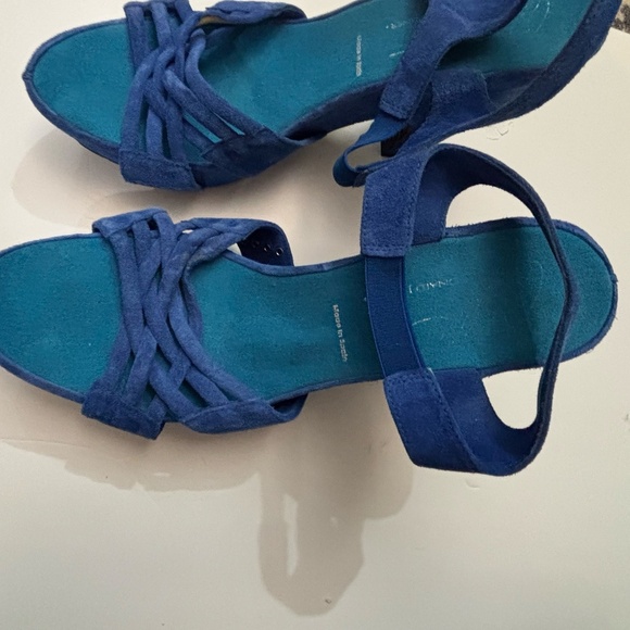 blue suede heels ! Donald J Pliner - Picture 4 of 8